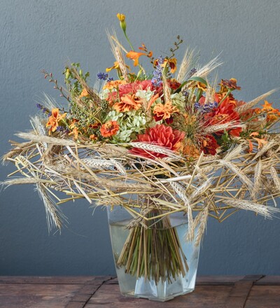 Купить Букет Осенняя симфония на хуторе в Минске с бесплатной доставкой в магазине флористики Садовская в Минске