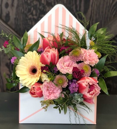 Купить Заказать Композицию Письмо счастья с бесплатной доставкой по Минску в магазине флористики Садовская в Минске