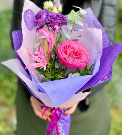 Купить Букет Яркая встреча  в Минске с бесплатной доставкой заказать в магазине флористики Садовская в Минске