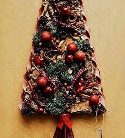 Купить Купить цветочную композицию Елка-букет  с бесплатной доставкой по Минску в магазине флористики Садовская в Минске