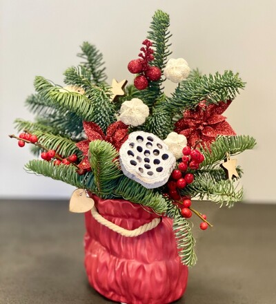 Купить Купить рождественскую композицию Мешочек счастья с бесплатной доставкой в Минске в магазине флористики Садовская в Минске