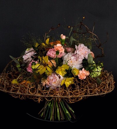 Купить Букет Загадочный с доставкой в Минске в магазине флористики Садовская в Минске