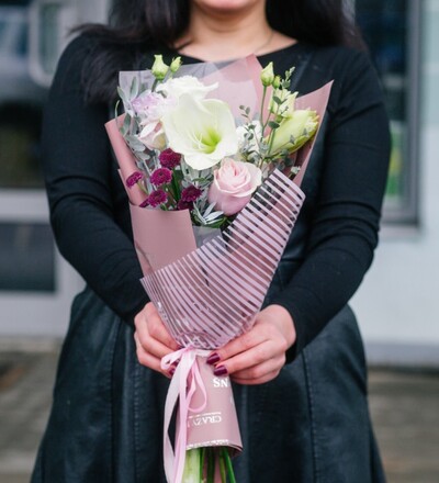 Купить Букет  Стройная элегантность доставкой по Минску в магазине флористики Садовская в Минске