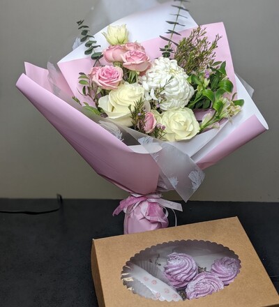 Купить Букет Цветовой шар в Минске с бепслатной доставкой в магазине флористики Садовская в Минске