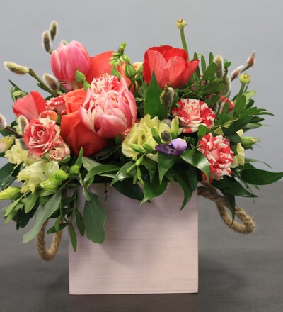 Купить Цветочная композиция Настроение Весна с доставкой по Минску в магазине флористики Садовская в Минске