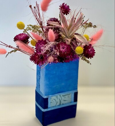 Купить Цветочная композиция Синий бархат с доставкой по Минску в магазине флористики Садовская в Минске