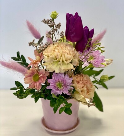 Купить Цветочная композиция Весенний комплимент с доставкой по Минску в магазине флористики Садовская в Минске