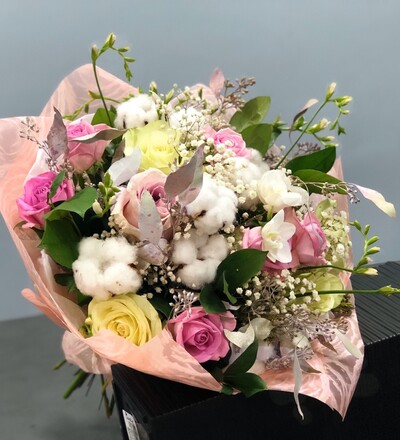 Купить Купить букет Зимняя сказка с доставкой в Минске в Минске в магазине флористики Садовская в Минске